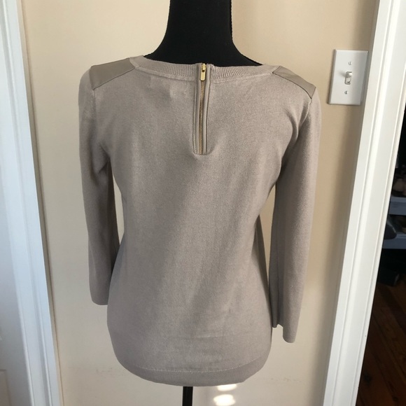 Banana Republic sweater, leather shoulder detail - Picture 2 of 4